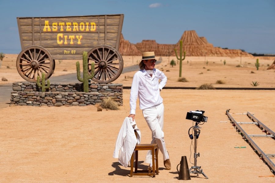 FilmUpdates's tweet image. Wes Anderson on the set of ‘ASTEROID CITY.’