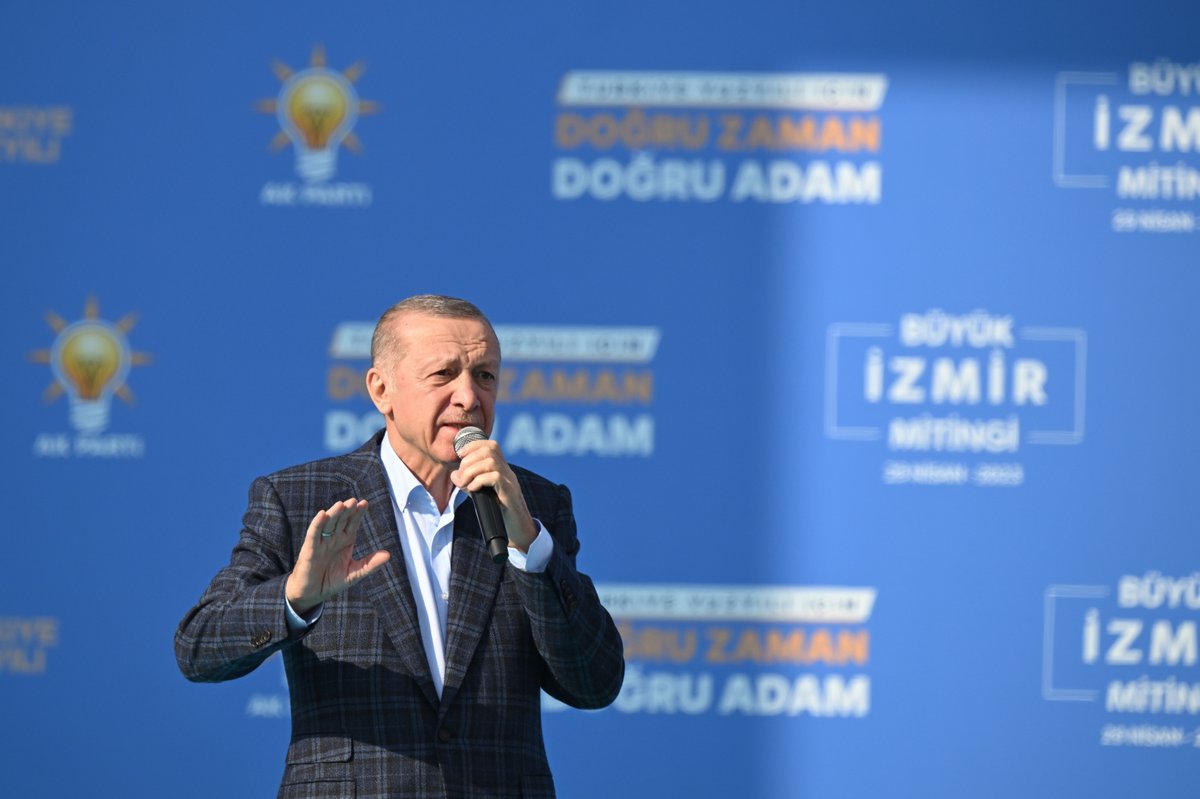Akparti's tweet photo. Genel Başkanımız ve Cumhurbaşkanımız Recep Tayyip Erdoğan, Gündoğdu Meydanı’nda İzmir Mitingi’ne katıldı. https://t.co/pFScUDVPN4