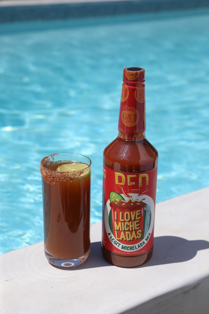 Pool day, anyone?⛱️