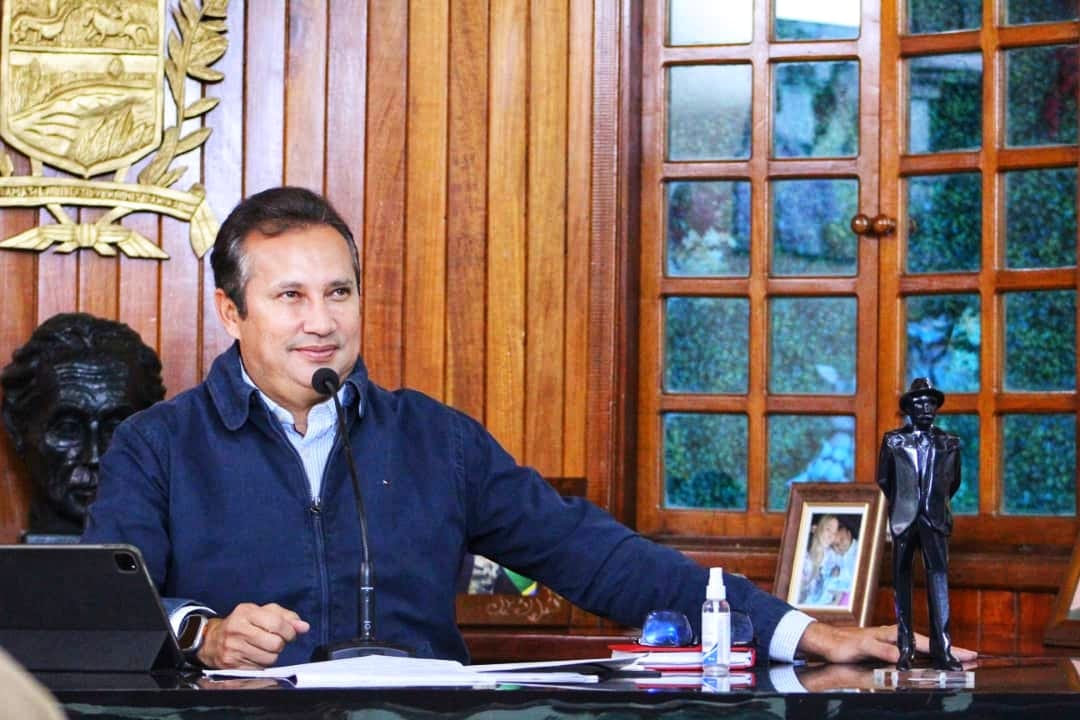 #LoDijo 🗣️El gobernador <a href="/josemvasquez/">José Vásquez</a>: "En materia de las lluvias, hemos instalado el Estado Mayor de Riesgo, invite a los 15 alcaldes, los secretarios de áreas para  estar en alerta y prevenir los riesgos" 

#Guárico
#ALBAUniónDeportiva
#GuáricoProgresaConElPueblo