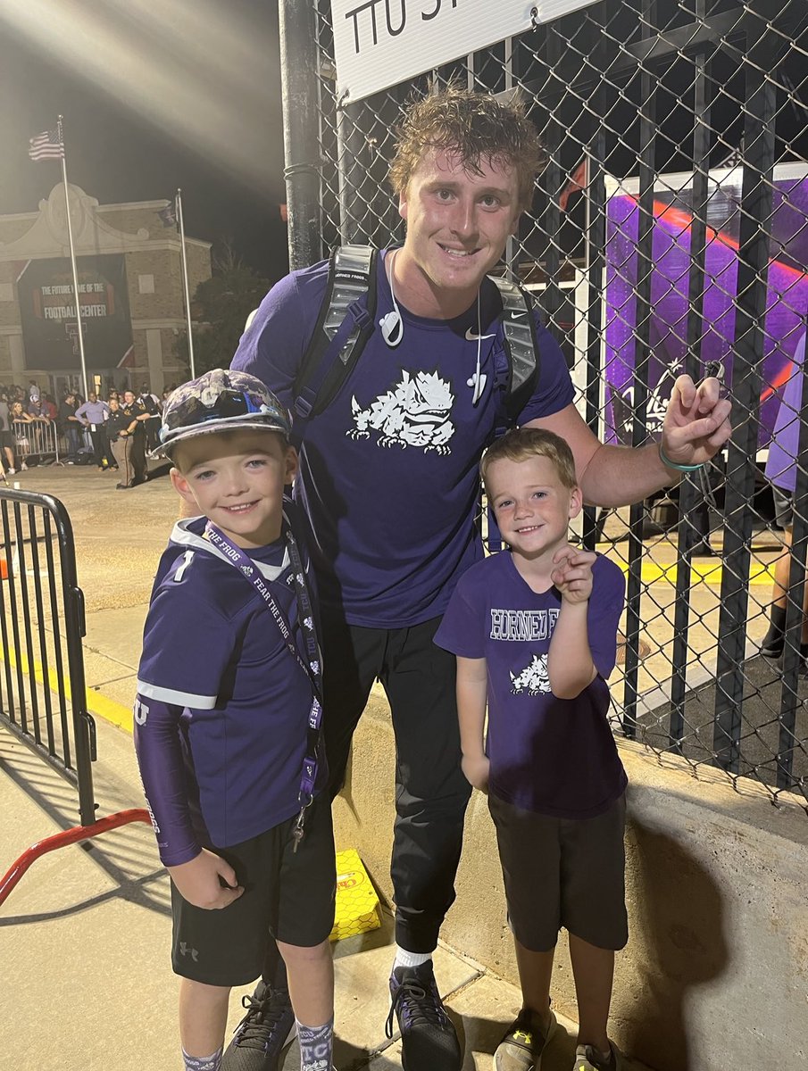 CoachO25's tweet photo. These guys are so ready to see this young man come off the board today. @MaxDuggan_10 it’s your time buddy!!! https://t.co/JWzwfoAqFw