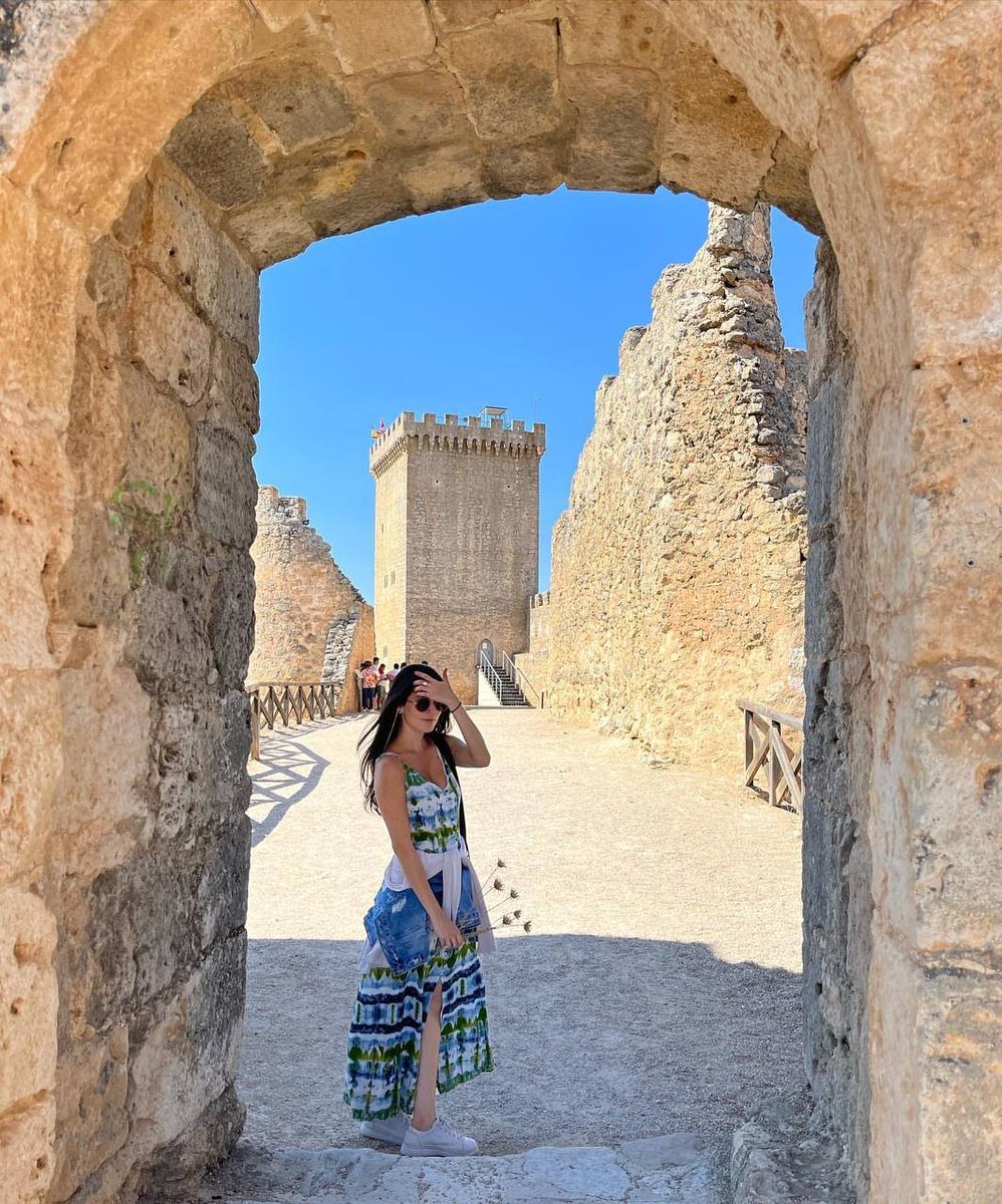 IanThodore5's tweet photo. In a sense, time meets everything, just like when cold ice and snow meet the hot sun, there is rain, when spring meets winter, there is time, when sky meets earth, there is eternity, when people meet people, Maybe a new life will be born. #European #traveling #Castilian #Fragmen https://t.co/5Qs7BiXycX
