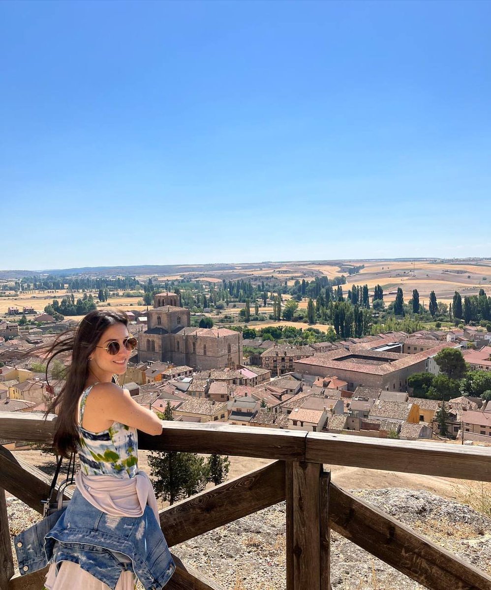 IanThodore5's tweet photo. In a sense, time meets everything, just like when cold ice and snow meet the hot sun, there is rain, when spring meets winter, there is time, when sky meets earth, there is eternity, when people meet people, Maybe a new life will be born. #European #traveling #Castilian #Fragmen https://t.co/5Qs7BiXycX