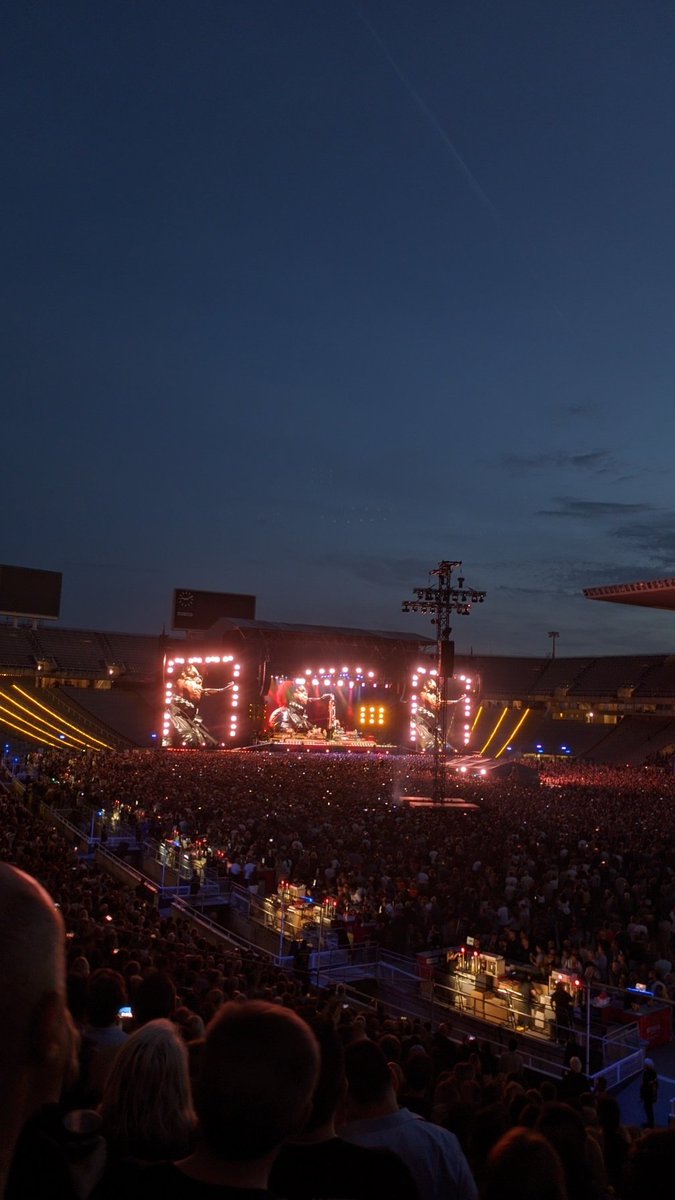 MaiNeimIsMaria's tweet image. #springsteen2023 😭❤️‍🩹