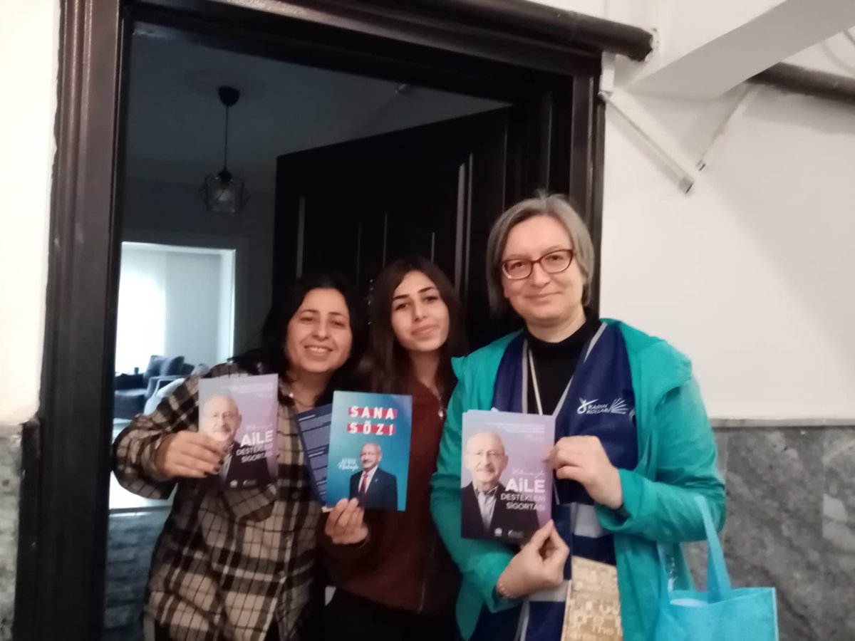 ozgurkadinslvri's tweet photo. İstanbul İl Kadın Kolları Başkanlığı’nın 
39 İlçede eş zamanlı başlattığı,

 #UmuduTaşı kampanyası kapsamında,

Çanta Sancaktepe Mahallesi Çağdaşkent Mevkiinde 
#AileDestekleriSigortası’nı anlattık.

#Silivri İstanbul
#UmuduTaşı💙 https://t.co/n4NCewyQ6n