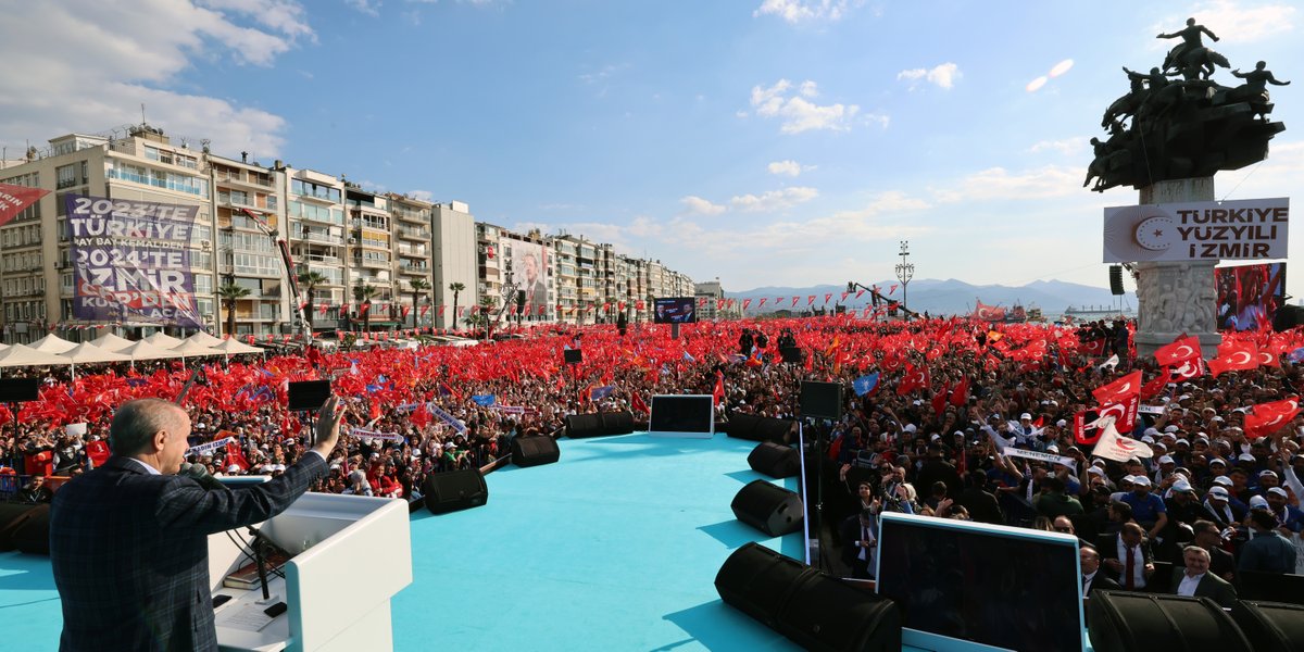 RTErdogan's tweet photo. Türkiye’nin tüm renklerini, tüm güzelliklerini bağrında buluşturan İzmir…

Teşekkürler İzmir! 🇹🇷 https://t.co/KKtPnsqLS2