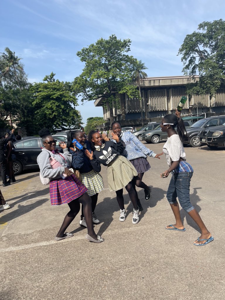 lexagomez_'s tweet image. School Girls                                               #CostumeDay                                              #finalyearweek