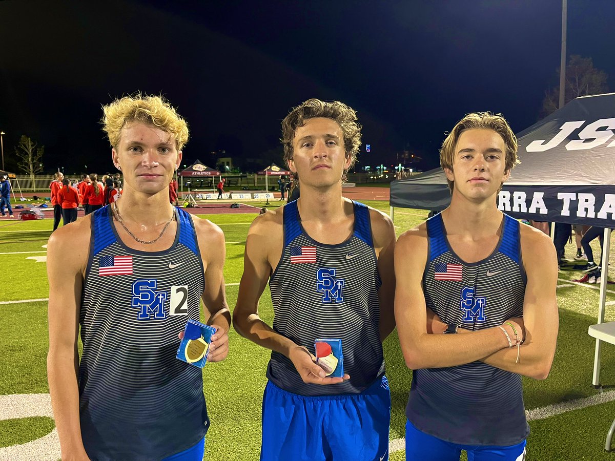 SMCHSTrack's tweet photo. Jr Zac Gibson with the win, Sr Eddie Yunker taking second, and Jr Parker Herbert all qualifying for CIF in the 3200 at the Trinity League Championships!
@SMCHSEagles @SMCHS_XC @SMCHSAthletics @MilesplitCA @PrepCalTrack @ocvarsity https://t.co/f6Cpydb6pK