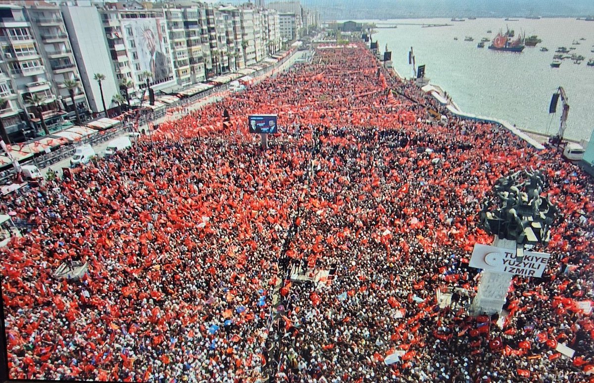 OtarMumtaz's tweet photo. @bernalacin35 Kızzz Sen mitinge mi gittin.Sonuna mı Yetiştin.Bak Bunlara ve haykır..
İLKTURDABUİŞBİTER
#İzmirİçinDoğrusuAkParti https://t.co/N7KY1npdvu