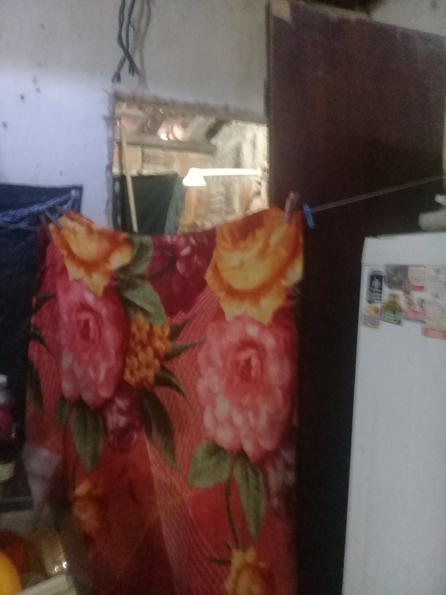 d4hyax's tweet photo. Vou deixar aqui algumas fotos da situação da minha casa.
Primeiro o banheiro. https://t.co/yxX0eepPuB