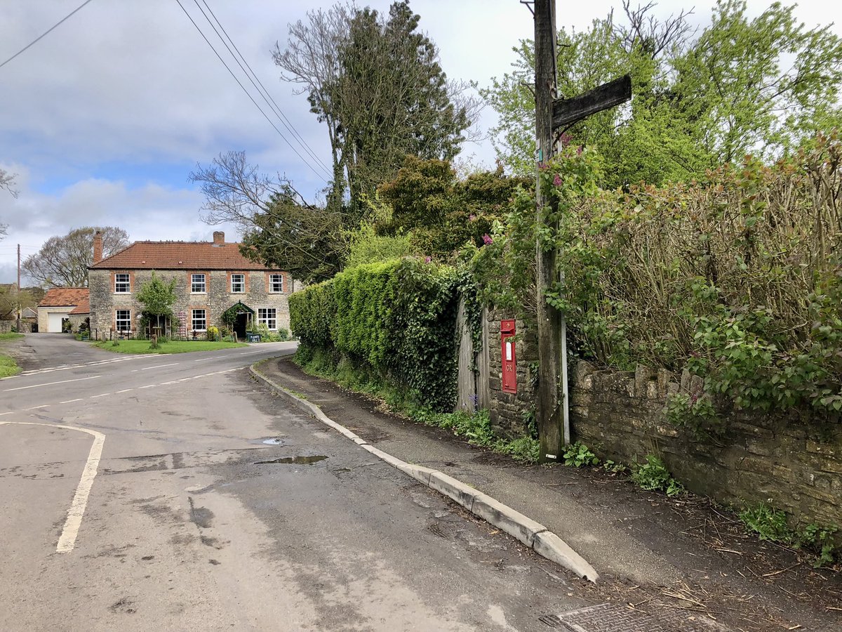 LynnsWaffles's tweet photo. A lovely King George V #Postbox for #PostboxSaturday ๐ฎ
This is right opposite St Andrewโs Church in the village of High Ham in Somerset ๐ฎby the small green triangle ๐
#Somerset #HighHam
#StAndrews #KingGeorgeV https://t.co/3iHoMpcZQ2