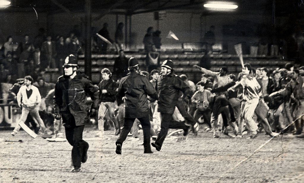 grs_67's tweet image. As it stands it would be Luton in the Playoffs with the 2nd leg at Kenilworth Road time to get out the footage of 85 again 😂#Millwall
#ipredictariot