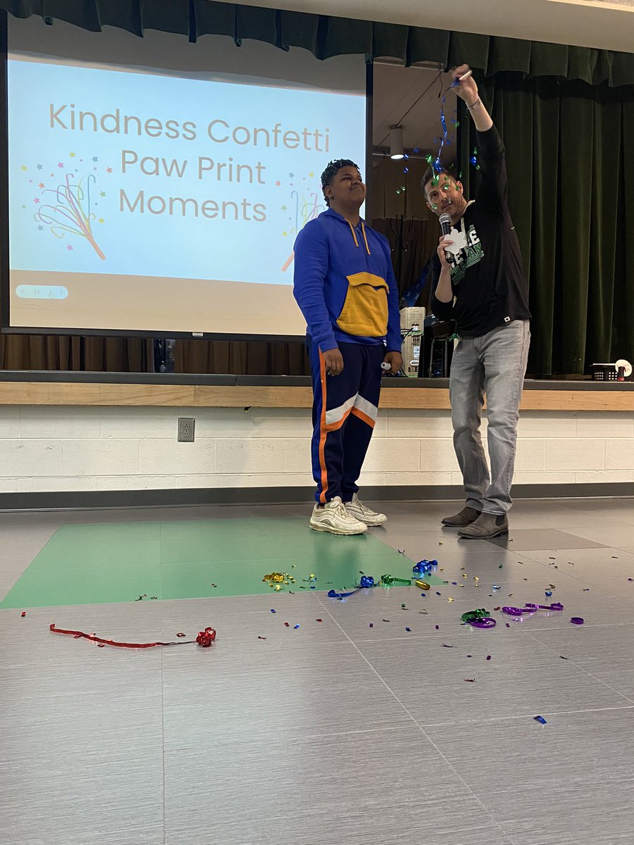 ceDCSD's tweet image. At yesterday’s Townhall, students learned about our final PACK trait, being kind. Several students were celebrated with kindness confetti moments 🎊💚 #partofthePACK #bettertogetherdcs