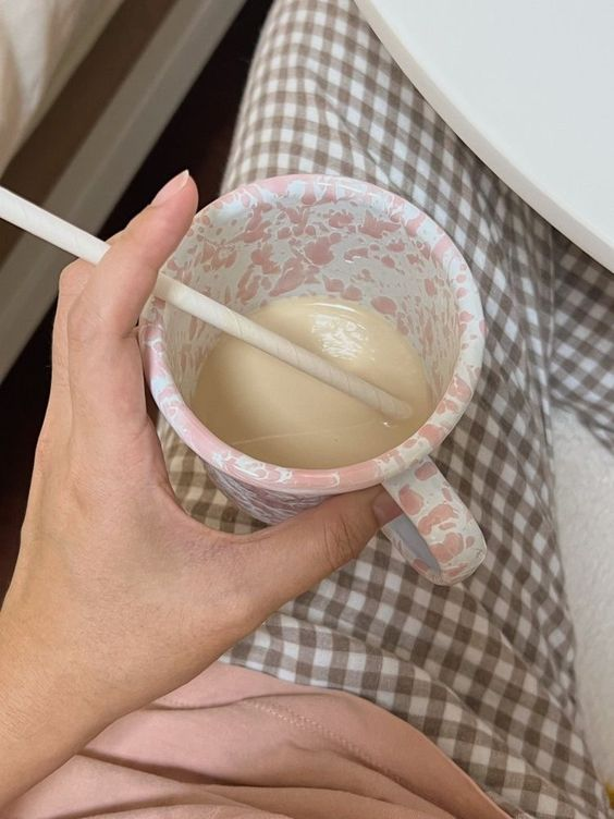 liIacdaisy's tweet photo. coffee in the morning https://t.co/FB0HfQ39R8