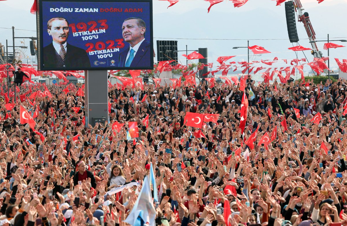 Cumhurbaşkanımız Sayın Recep Tayyip Erdoğan'ın İzmir'de düzenlediği mitinge vatandaşlar tarafından yoğun ilgi gösterildi.

#İzmirİçinDoğrusuAkParti
#BirlikteDahaGüçlüyüz