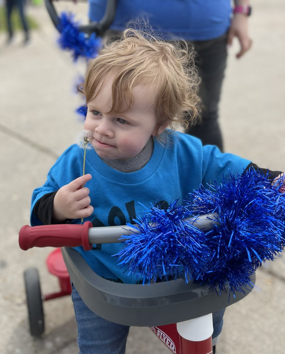 BelgradeStBank's tweet photo. What a great turnout for the 3rd Annual Child Abuse Awareness Parade! 💙
We loved seeing the community come together to honor something so important.

It was a beautiful day. 😊

Thank you to everyone who came!

#ChildAbuseAwarenessMonth #BelgradeStateBank #NoExcuseForChildAbuse https://t.co/BssTIgjE39