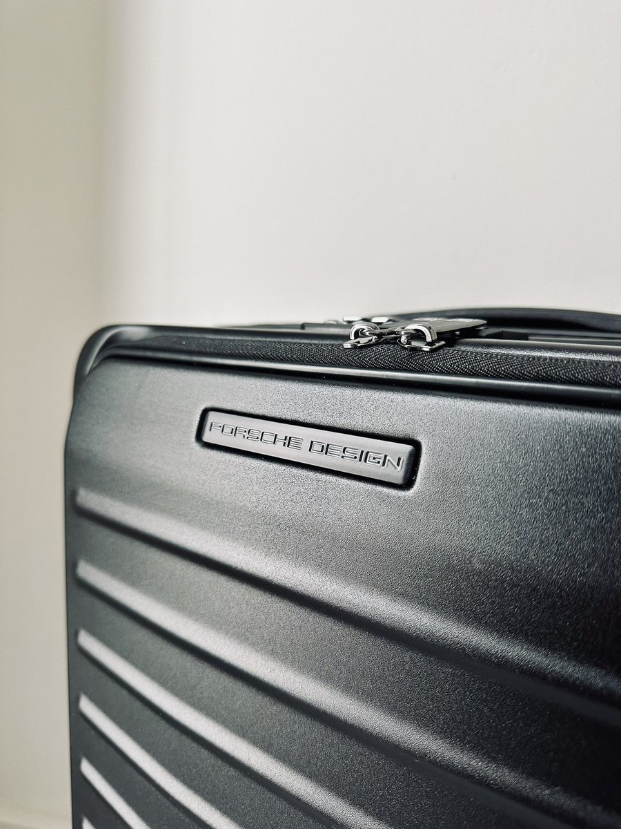 911blackyellow's tweet photo. Guess who is ready to travel?

Roadster Hardcase 4W Business Trolley S in black matt

#porsche #porschedesign #pd #roadster https://t.co/R4KEHcPkNb
