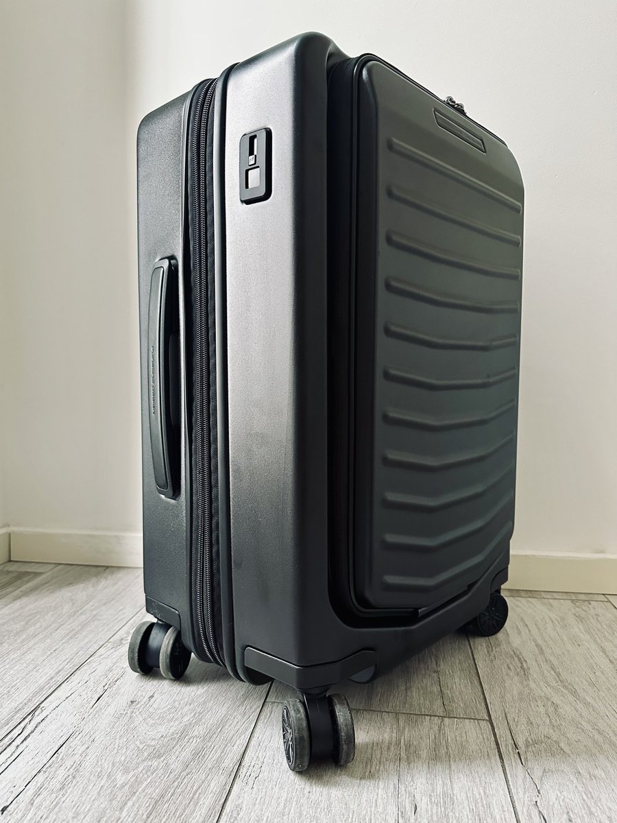 911blackyellow's tweet photo. Guess who is ready to travel?

Roadster Hardcase 4W Business Trolley S in black matt

#porsche #porschedesign #pd #roadster https://t.co/R4KEHcPkNb