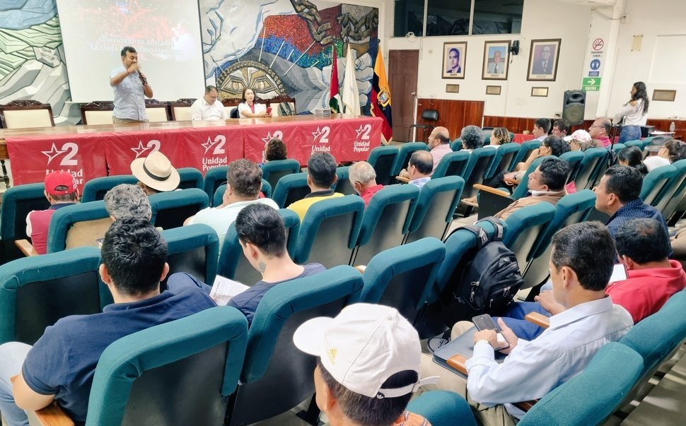 geovanni_atari's tweet photo. Junto a la militancia de @UnidadPopularE  en Manabí debatiendo la situación política y las tareas de nuestro partido, preparando nuestra participación en #1roDeMayo 
#FueraLassoFuera https://t.co/h3cDa82iXX