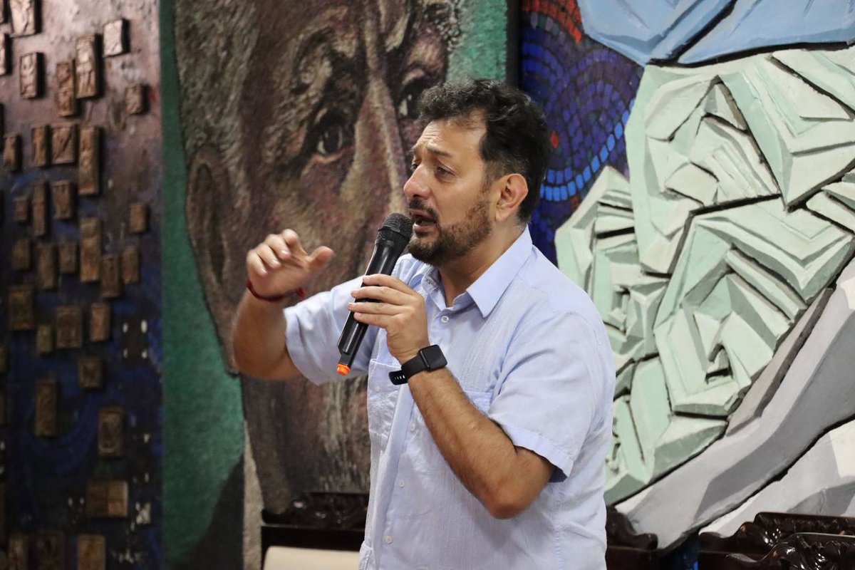 geovanni_atari's tweet photo. Junto a la militancia de @UnidadPopularE  en Manabí debatiendo la situación política y las tareas de nuestro partido, preparando nuestra participación en #1roDeMayo 
#FueraLassoFuera https://t.co/h3cDa82iXX