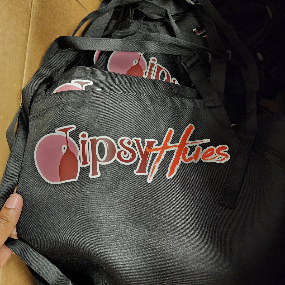 TipsyHues's tweet photo. The new aprons are in! Size-adjustable with pockets in the front and full-color logo. Thanks to our business neighbor Savannah Airbrush for customizing these for us!
#tipsyhues #paintandsip #branding #savannahairbrush #savannahga https://t.co/v0ZNWL2vee