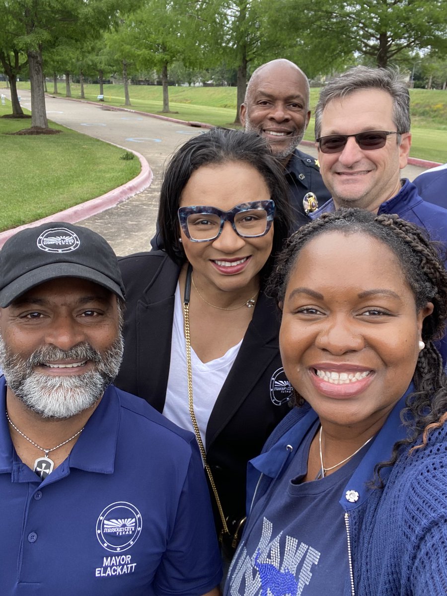 Courtney Holman Clark tweet media