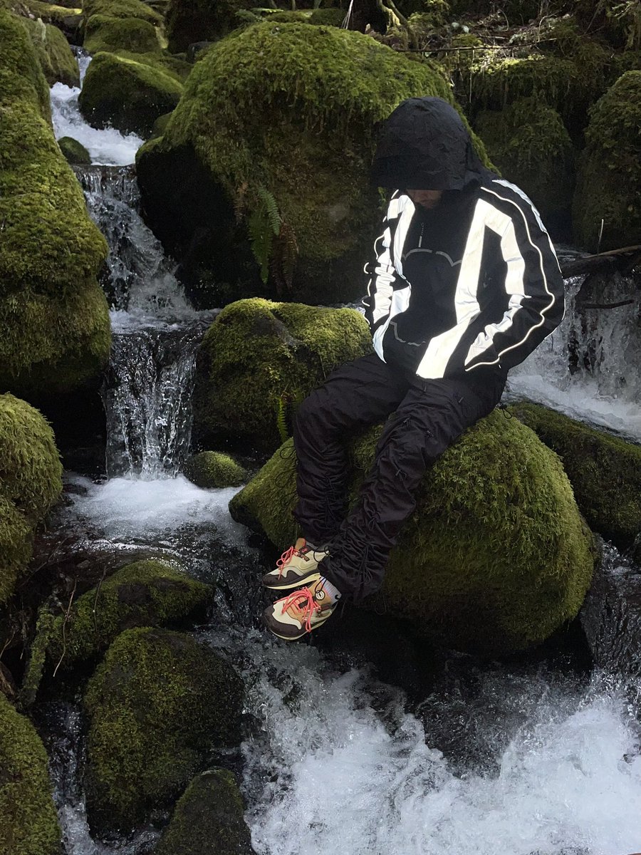 scubieee's tweet photo. New Reflective Nylon Jackets &amp; Black Drawstring Hoodie Now Available! https://t.co/SqEBV0T18z