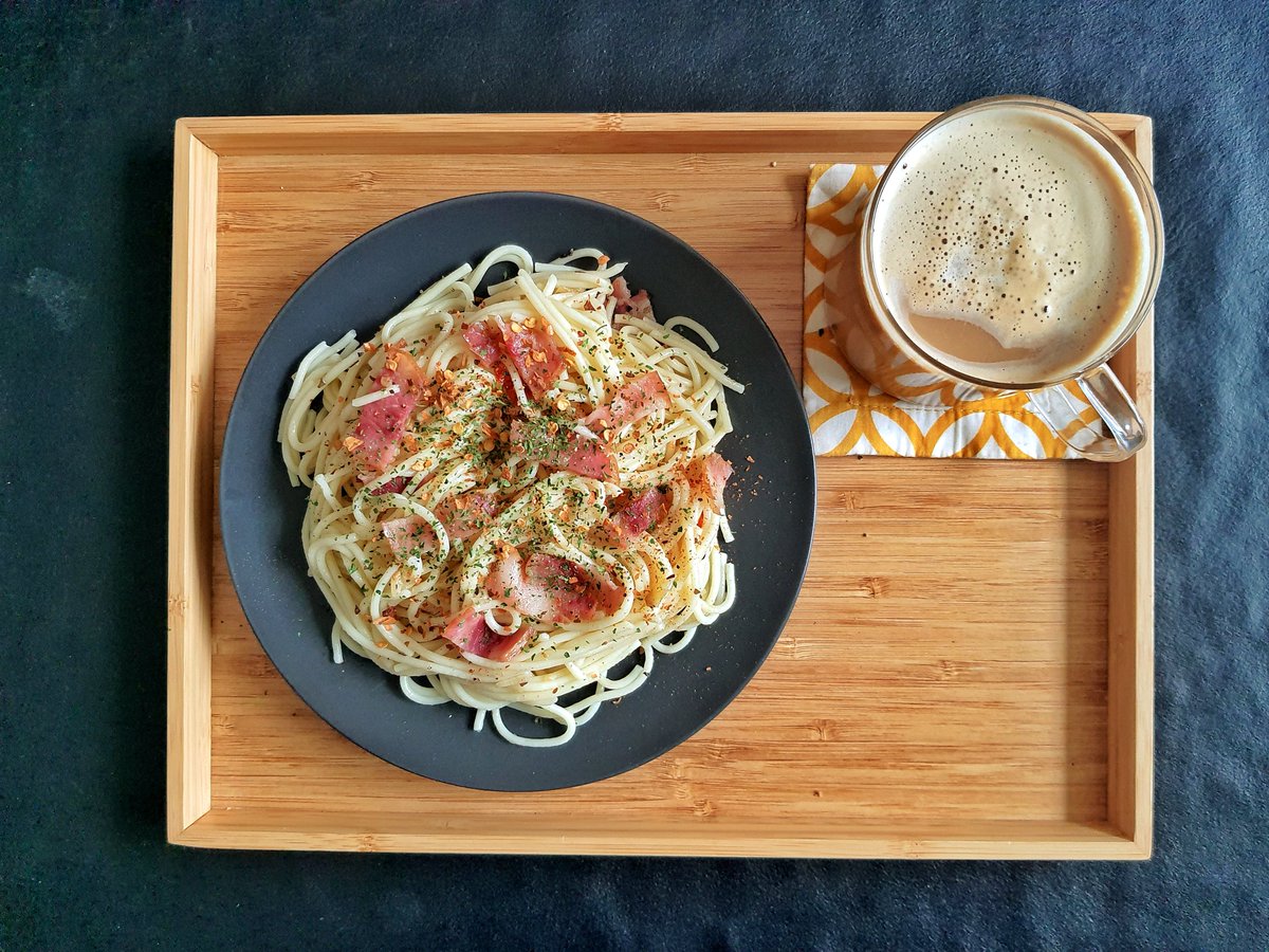 「bacon aglio olio at hungrybearstable to」muta 🍰 comifuroのイラスト