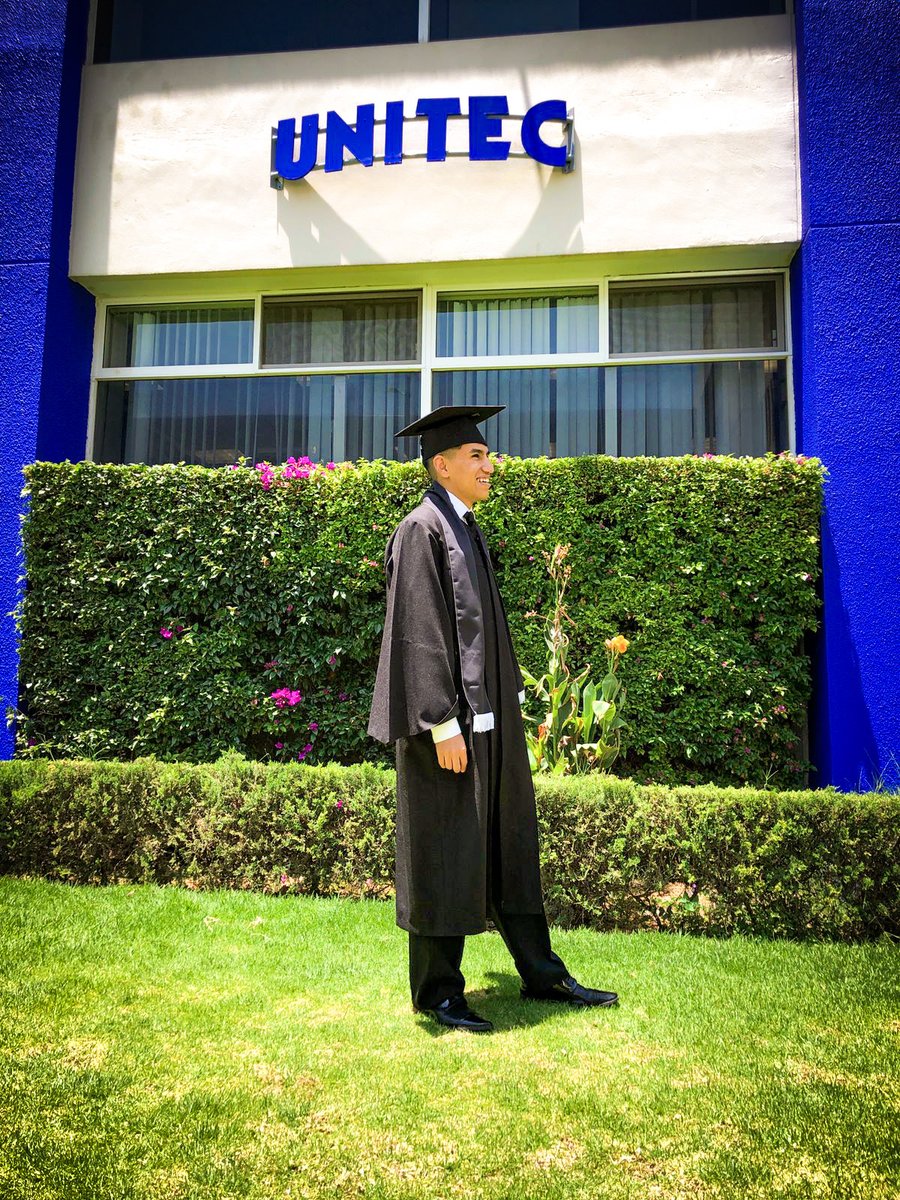 JaramilloJunio's tweet photo. El futuro es de aquellas personas que creen en la belleza y en el hecho de hacer realidad cada uno de sus sueños
.
.
.
#JaJaJaramillo
#Graduation #JaJaJaramillo #MiGradua #Lic #Diseñadorgrafico #prom #universidad #Instagraduation #GraduationDay #NuevasHistorias https://t.co/F20EGiQkde