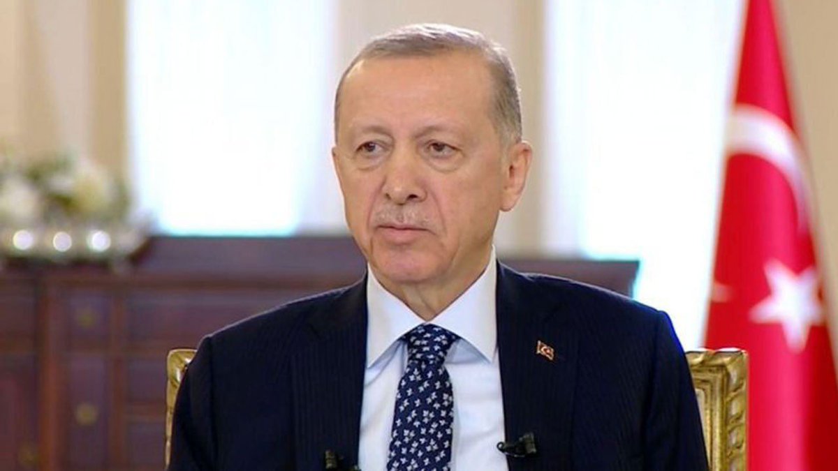 solcugazete's tweet photo. Erdoğan: (Kılıçdaroğlu'na)

"300 milyar doları bulduysan al getir." https://t.co/bLZTcD4HRi