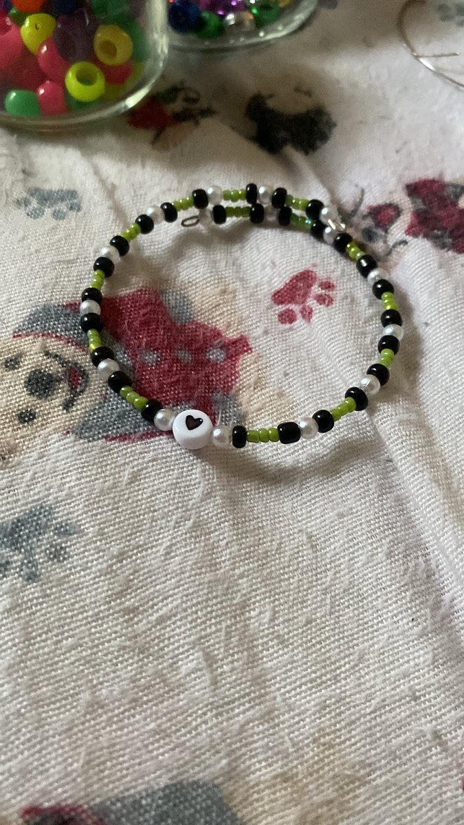 luvzjackjack's tweet photo. jbh🖤 
#5sosbracelets #5sos https://t.co/pYH62uKmj9