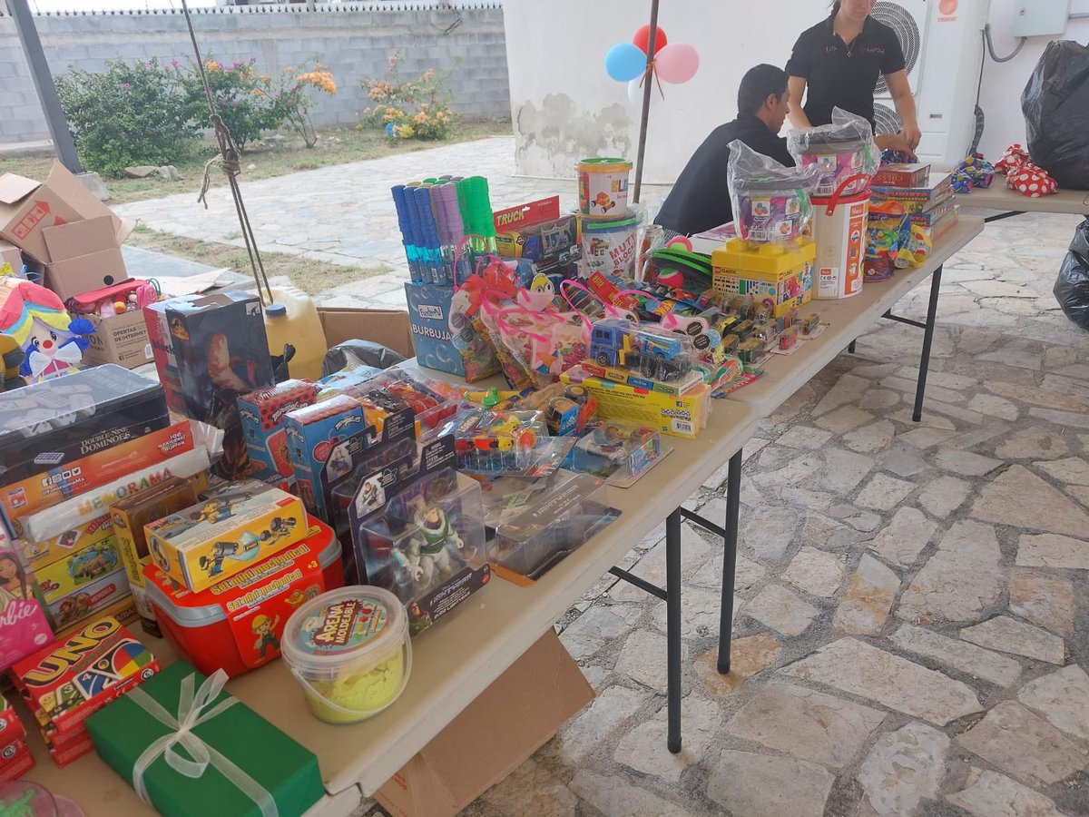 RSySSFCB's tweet photo. Ayer estuvimos festejando el Día del Niño en Centro de Rehabilitación Integral y el Centro Cultural las Lomas en el municipio de García, Nuevo León.

¡Gracias a todos los estudiantes y voluntarios que lo hicieron posible!

@biologiauanl https://t.co/F1fIGxBeuN