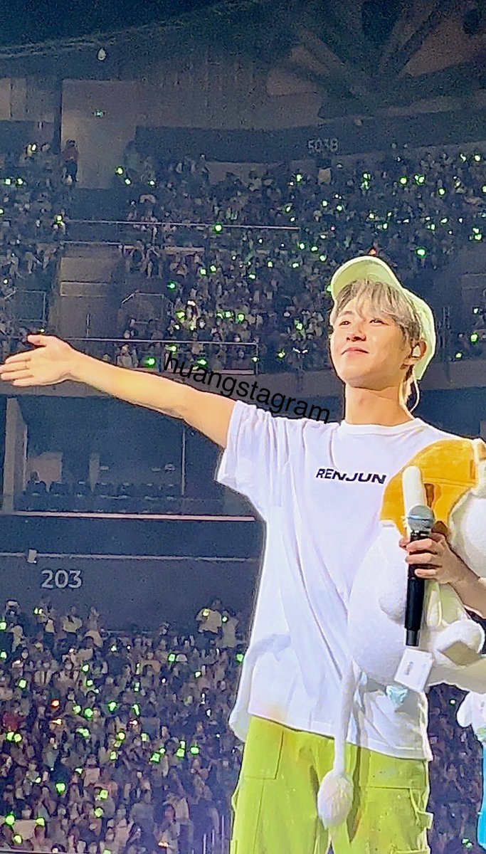 huangstagram's tweet photo. 230429 renjun tds2 in manila encore

#RENJUN #런쥔 #THEDREAMSHOW2_in_MNL https://t.co/Sj4FKrh0e9