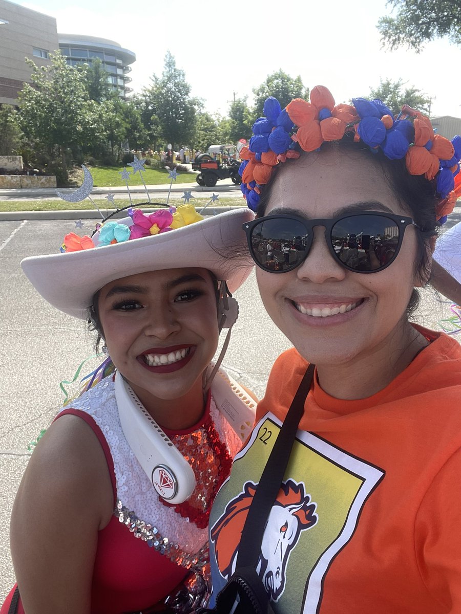 Got to spend Battle of Flowers with some pretty amazing kids!! 💙🧡❤️🤍<a href="/BrandeisHSCheer/">Brandeis Cheer</a> <a href="/BHSLariettes1/">Brandeis Lariettes</a> <a href="/Bronco_Band/">TheSpiritOfBrandeis</a> <a href="/THSHighsteppers/">Taft Highsteppers Dance Team</a> <a href="/NISDBrandeis/">Brandeis High School</a> <a href="/NISDComArts/">CommunicationsArtsHS</a>