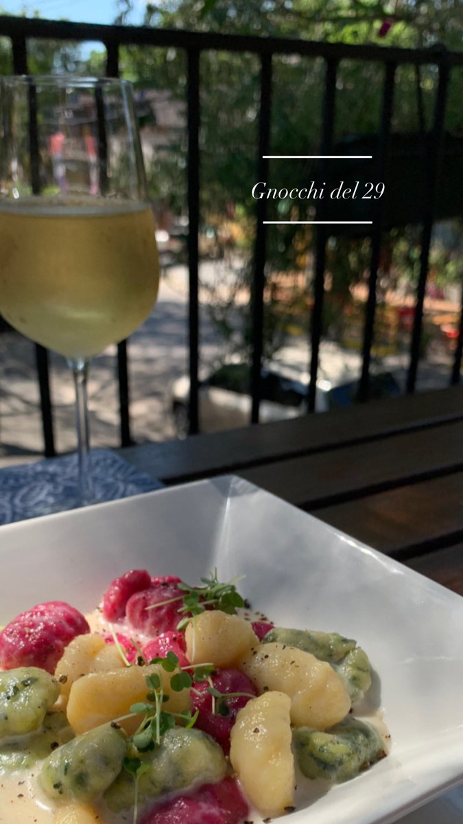 ilmigrante_py's tweet photo. Como todos los 29, tenemos una cita!
Hoy preparamos unos Gnocchi tricolore, nos encanta esta combinación 🤤 
📍Estamos sobre Cruz del Defensor entre Souza y Eduardo López Moreira https://t.co/vgUhRHzeJu