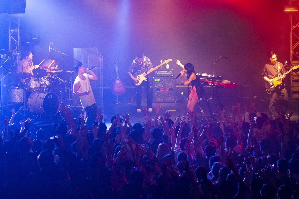 xJkit's tweet photo. Sweet John live in Hong Kong.
้ฆๆธฏๅๅคฉไธๅค๏ผๆๅๅฐๆฐๆๅ็็ฑๆ
๏ผๆๆฑไบ่ๆๅ็ๆๅฟตใๅๅนดไธ่ฆ๏ผ็พ้ฃๅ็พๆฏไพ่ใ่ฌ่ฌไฝ ๅๆๆ็
ง้กงๅพ้้บผๅฅฝ๏ผ100ๅใ
#็็ด็ฟฐ #sweetjohn #dwdrums #้ฆๆธฏ #emax #musiczone #hongkong #kkbox #thistownneeds #daymakercreatives https://t.co/tSa41IQIlV