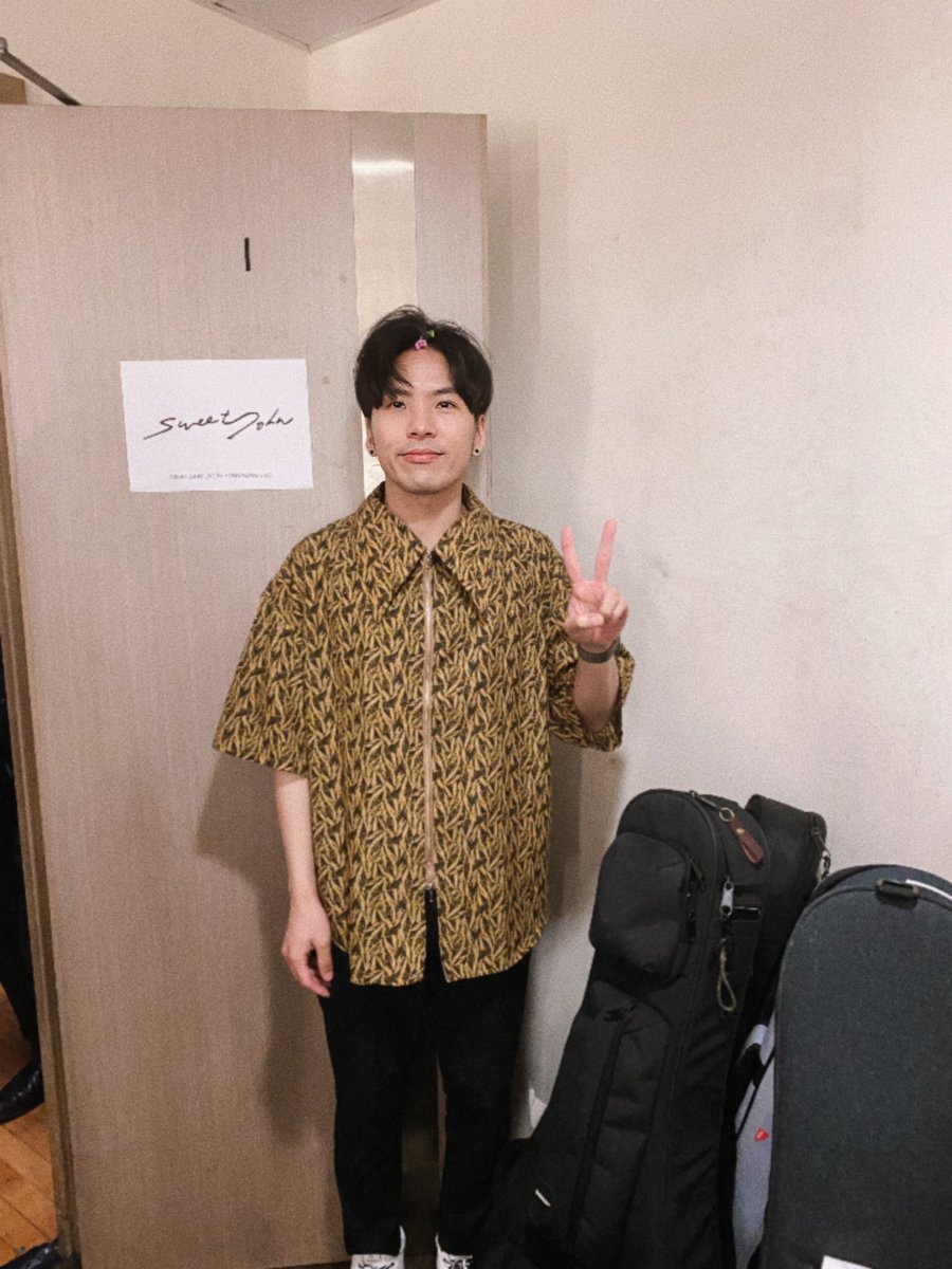 xJkit's tweet photo. Sweet John live in Hong Kong.
้ฆๆธฏๅๅคฉไธๅค๏ผๆๅๅฐๆฐๆๅ็็ฑๆ
๏ผๆๆฑไบ่ๆๅ็ๆๅฟตใๅๅนดไธ่ฆ๏ผ็พ้ฃๅ็พๆฏไพ่ใ่ฌ่ฌไฝ ๅๆๆ็
ง้กงๅพ้้บผๅฅฝ๏ผ100ๅใ
#็็ด็ฟฐ #sweetjohn #dwdrums #้ฆๆธฏ #emax #musiczone #hongkong #kkbox #thistownneeds #daymakercreatives https://t.co/tSa41IQIlV