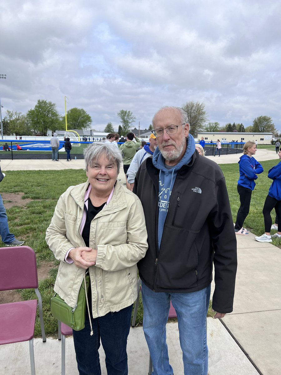 LBHST_F_CC's tweet photo. Jack Quisno and Mrs. Pat Wagner at the Wagner/Quisno legacy wall ceremony.  They laid the foundation for 1000’s of athletes to be their best!  Well done! #RunEaglesRun https://t.co/SPB51qqvUx