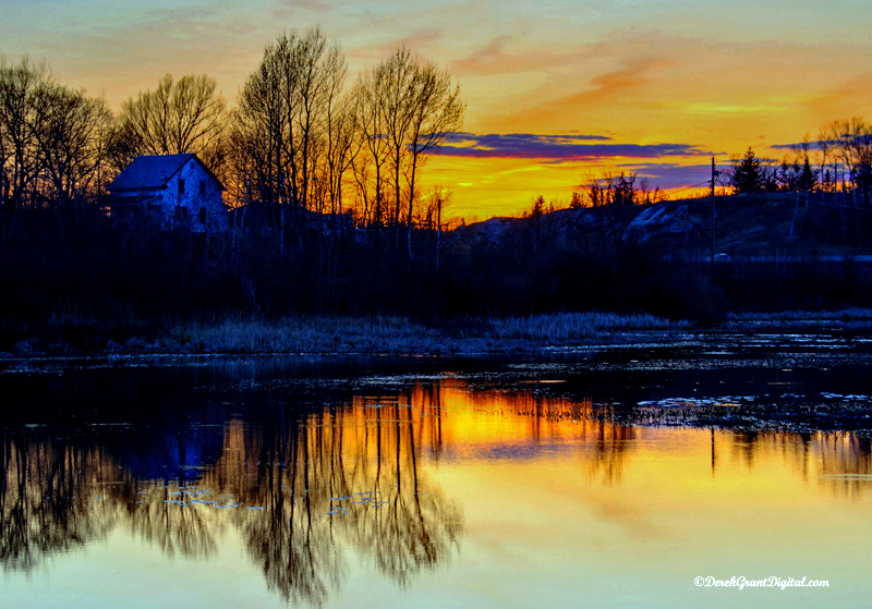 NaturePaparazzi's tweet photo. Sunset along the St. George Marsh Trail last night ~ #ThePhotoHour #StormHour #ShareYourWeather #sunsetphotography #reflections #sunset #sunets #ExploreNB https://t.co/HuQQdkrtjf