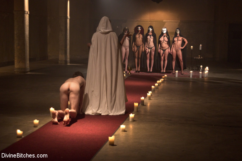 miss_femdom's tweet photo. Femdom Ceremonial events are so erotic... https://t.co/LzE1n7zjPa