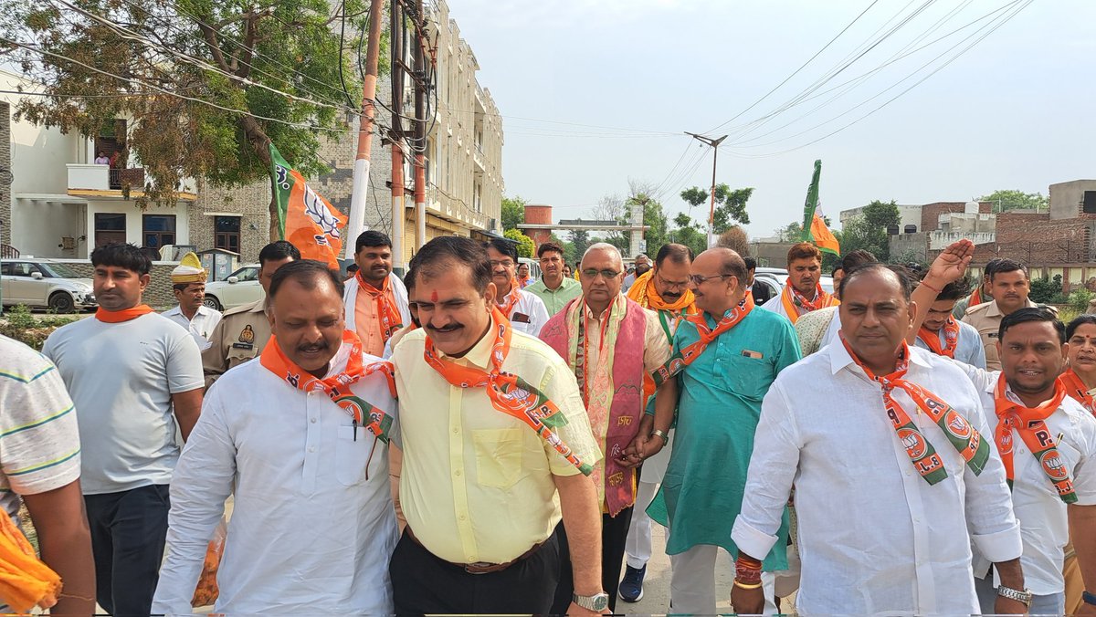 tarunsethbjp's tweet photo. आज नगर निगम मथुरा-वृन्दावन के भाजपा मेयर प्रत्यासी माननीय Vinod Agrawal जी के साथ मथुरा में जनसंपर्क किया। सकड़ो की संख्या में लोग उपस्थित रहे।
#मथुरा_वृन्दावन_नगरनिगम 
 #जय_भाजपा_तय_भाजपा 
@Bhupendraupbjp 
@idharampalsingh 
@DurvijayShakya
@RajnikantMahes6 https://t.co/oxYfX2LyjY