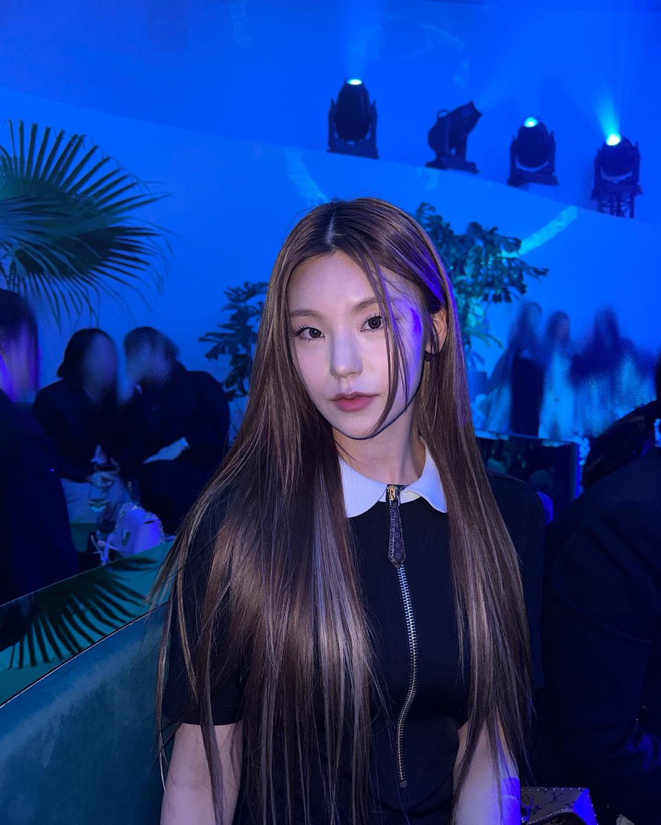 Goodwill09's tweet photo. เยจีมาลงโพสLV แล้วสวยสับแบบที่สุดดด🔥💖 ทีม2เค้าลงโพสแล้ว ทีม1จะลงยางง
#LVPREFALL2 #YEJIxLouisVuittion
#YEJIxLVSS2023 #YEJI #ITZY https://t.co/fXsFu17fod