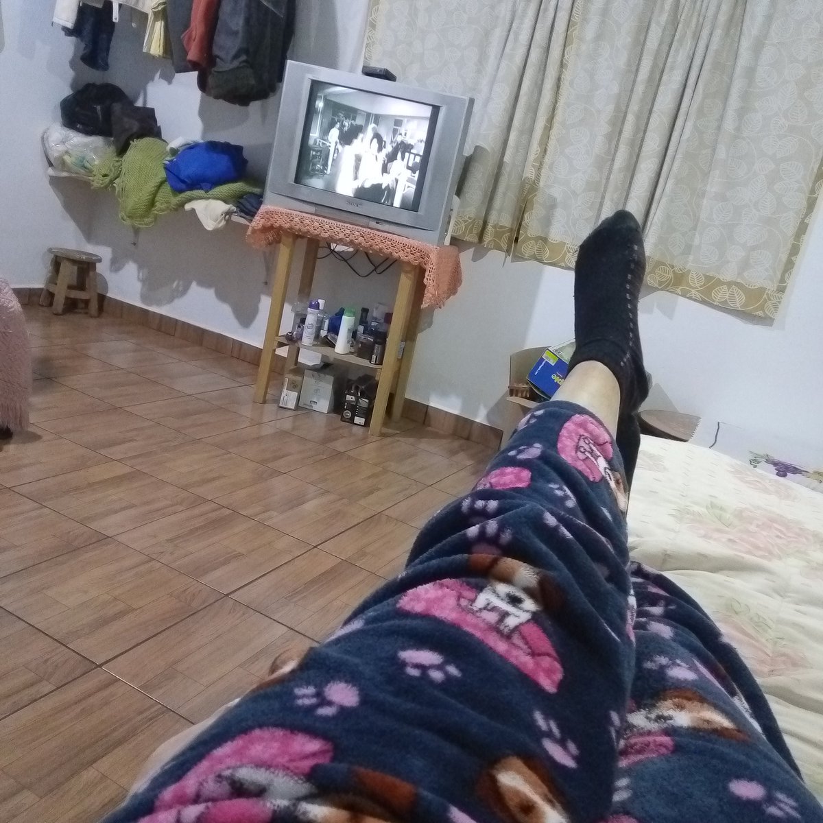LauraLogas tweet picture