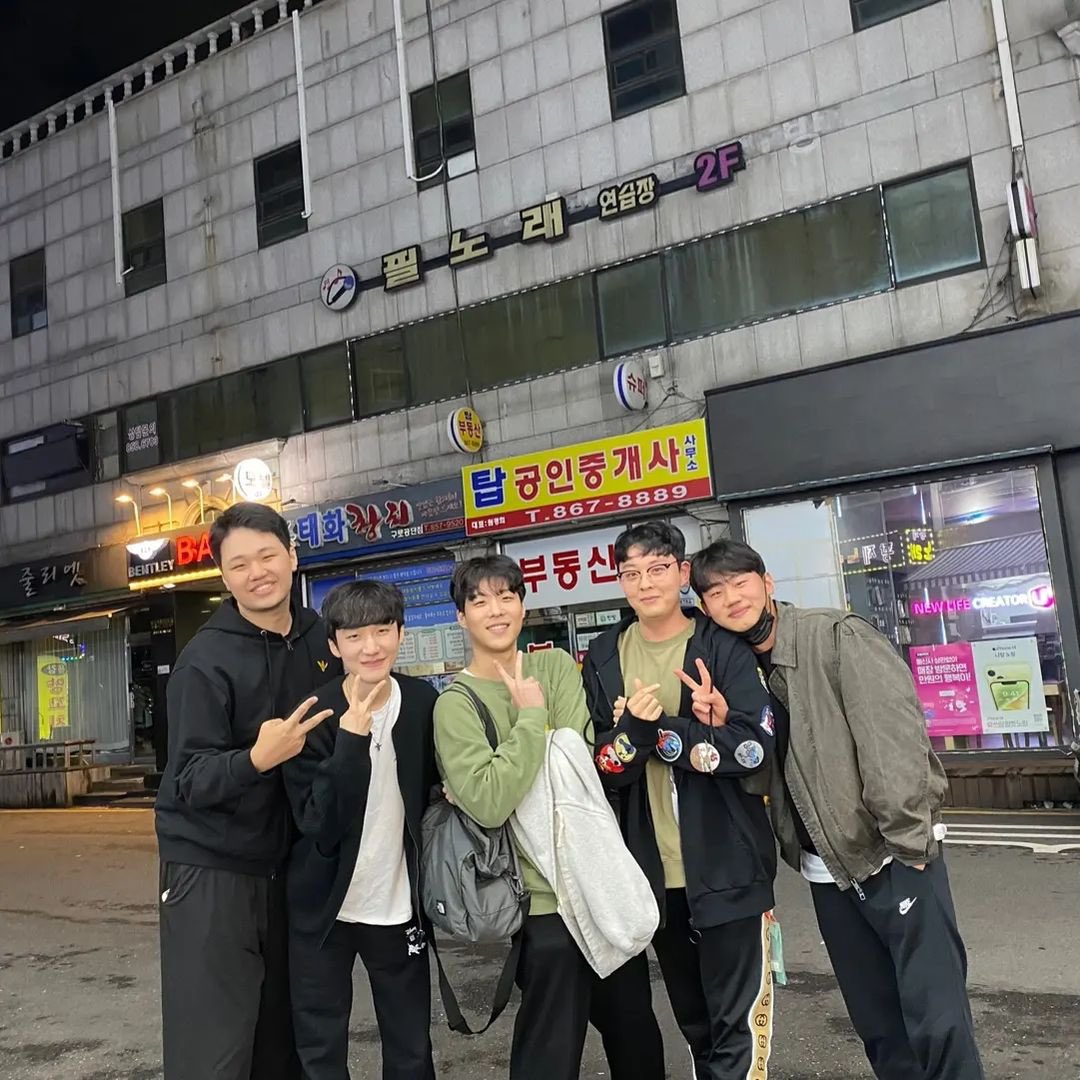 프쑥이 tweet media