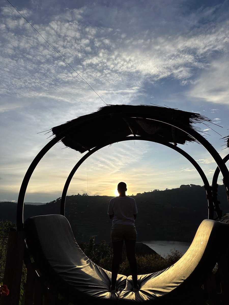 The break 😁 
#TakeABreak 
<a href="/HawksEyeLodge/">Hawk's Eye Lodge Bunyonyi</a> 👏🏾