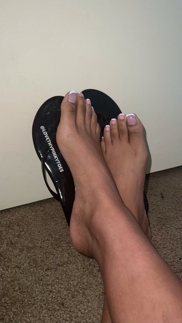 ThyPinkyToes's tweet photo. ππππ Do you love the new set??
#PrettyFeet #PrettyToes #SexyFeet #FrenchPedi #PinkyToes https://t.co/DI3X8MZi5O