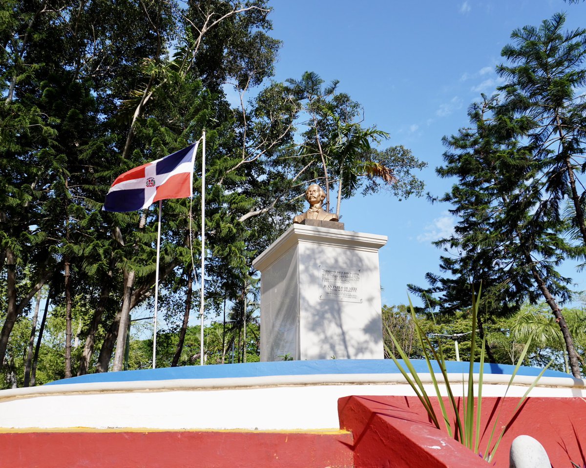 Alcaldiasde_'s tweet photo. ⛲️UN NUEVO LUGAR PARA EL SANO ESPARCIMIENTO 

🛝Reiteramos nuestro compromiso de recuperar lugares para el disfrute de todos. Nuestro alcalde @manueljimenezrd entregó el día de ayer totalmente remozado, el parque Juan Pablo Duarte en Villa Faro.📍 https://t.co/0ElP0czkpG