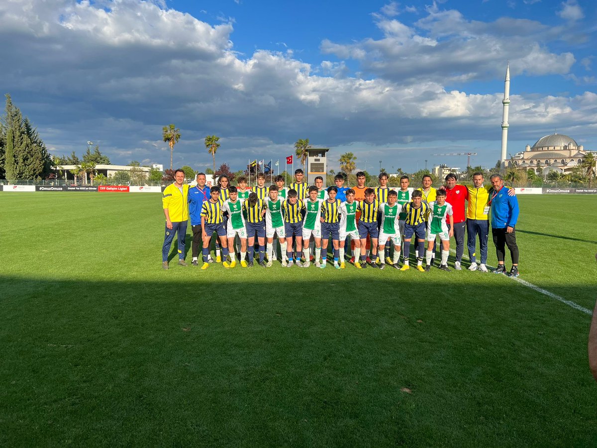 fbakademi's tweet photo. ŞAMPİYON FENERBAHÇE U14!!! 💛💙

U14 Gelişim Ligi Play-Off Final maç sonucu | 
Fenerbahçe 2 - 0 Bursaspor

Gollerimiz: Emin Eren Sayar (37’, 63’)

Çalışmaya ve gelişmeye devam! 💛💙💪🏻

#FenerinMaçıVar https://t.co/AKrAIPXnYM