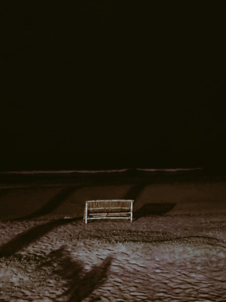 SucharitaPanda's tweet photo. There's something magical about the beach at night.. The way the waves sparkle in the moonlight, the way the stars seem to dance on the water.. It's pure poetry!
The Sea; Vast, Powerful and Untamable.

#beachmagic #seatherapy #nobodyownsme https://t.co/84hL7mVwP7