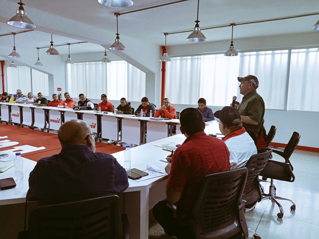 WillsRangelCBST's tweet photo. #Hoy La Dirección de la Central Bolivariana Socialista de Trabajadores y Trabajadoras de la Ciudad el Campo y la Pesca de Venezuela @cbolivariana presente en la reunión de la Vicepresidencia de la Clase Obrera PSUV @VicePSUVObrera unificando trabajo por la Clase Obrera Venezolana https://t.co/9LTE4CFUZw